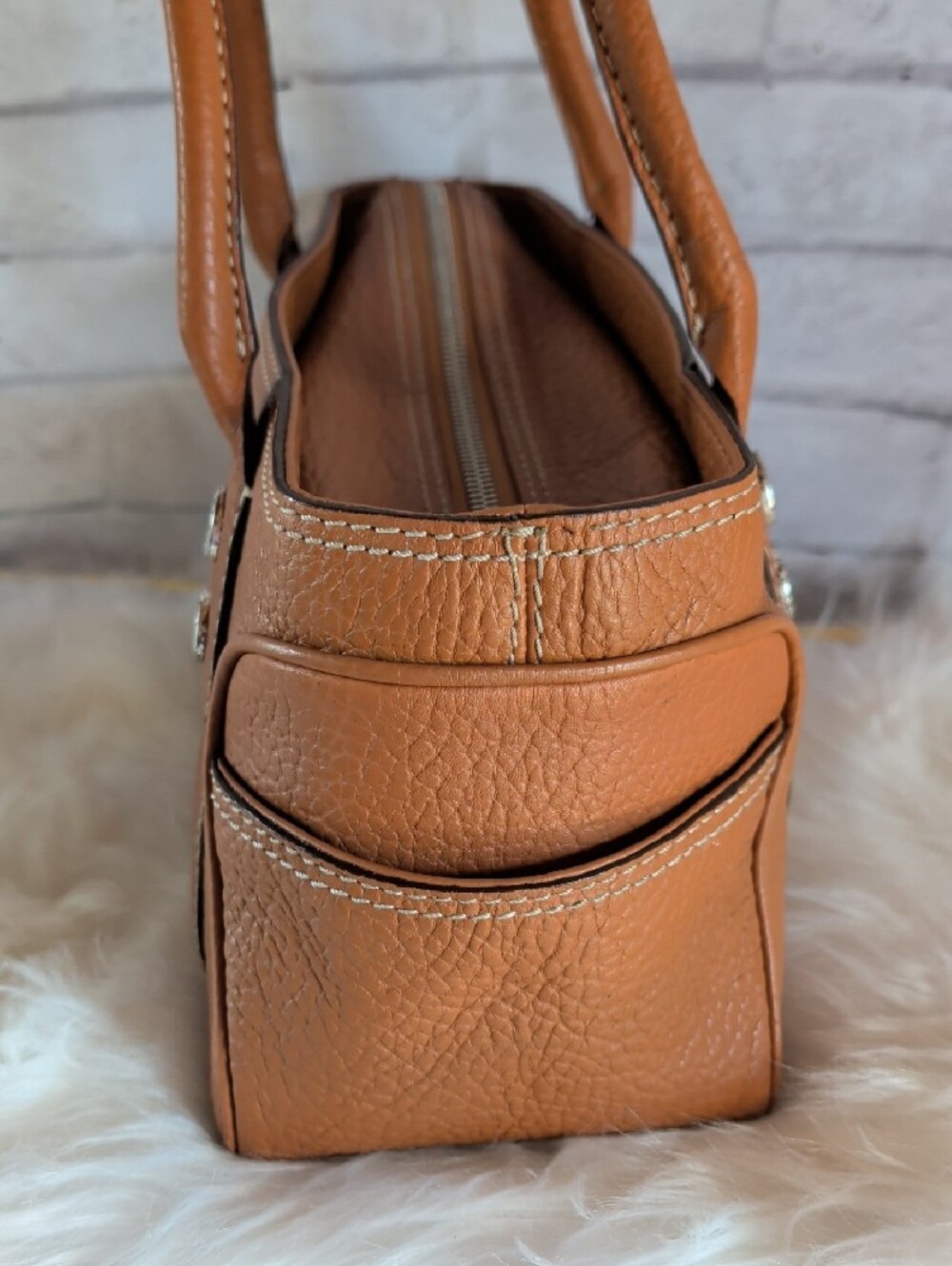 Vintage MICHAEL Michael Kors Classic Tan Leather Tote Bag - Picture 4 of 11